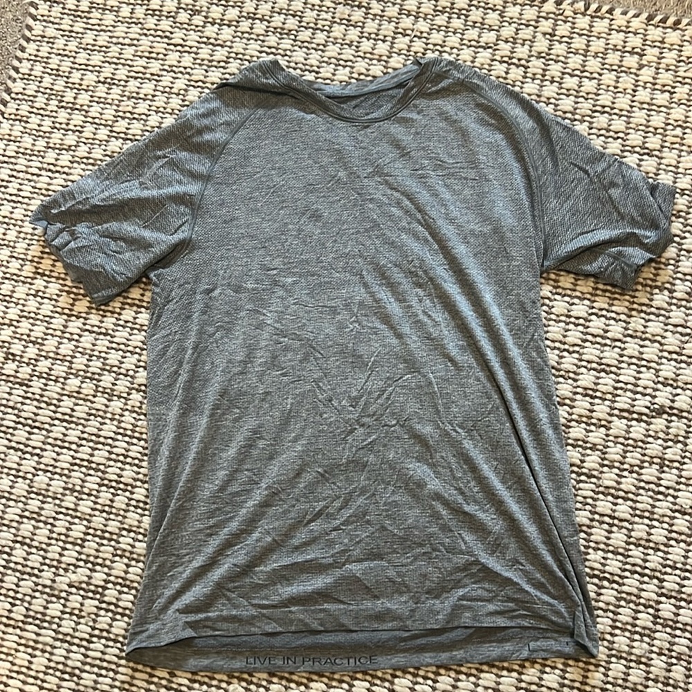 Men’s Lululemon Athletic Shirt
